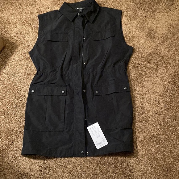 Athleta Jackets & Blazers - ATHLETA BOUNDLESS VEST. BLACK. SIZE MEDIUM. 4 POCKETS. NICE! NWT.